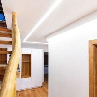 Einrichtung in Eiche und Weiss