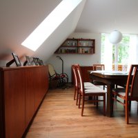 Wohn-/Esszimmer mit Sichtbeton
